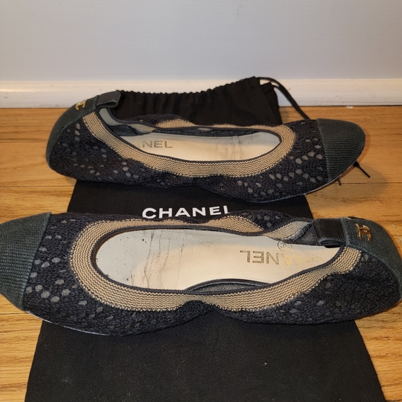 CHANEL Tweed Cap Toe Flats - Picture 2 of 5